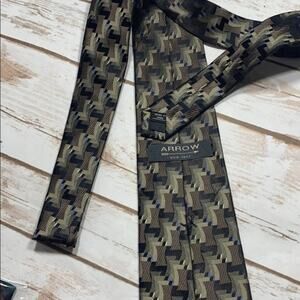 Arrow Green Silk Tie